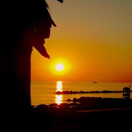 Cala Di Rio B&B Termoli Bagian luar foto